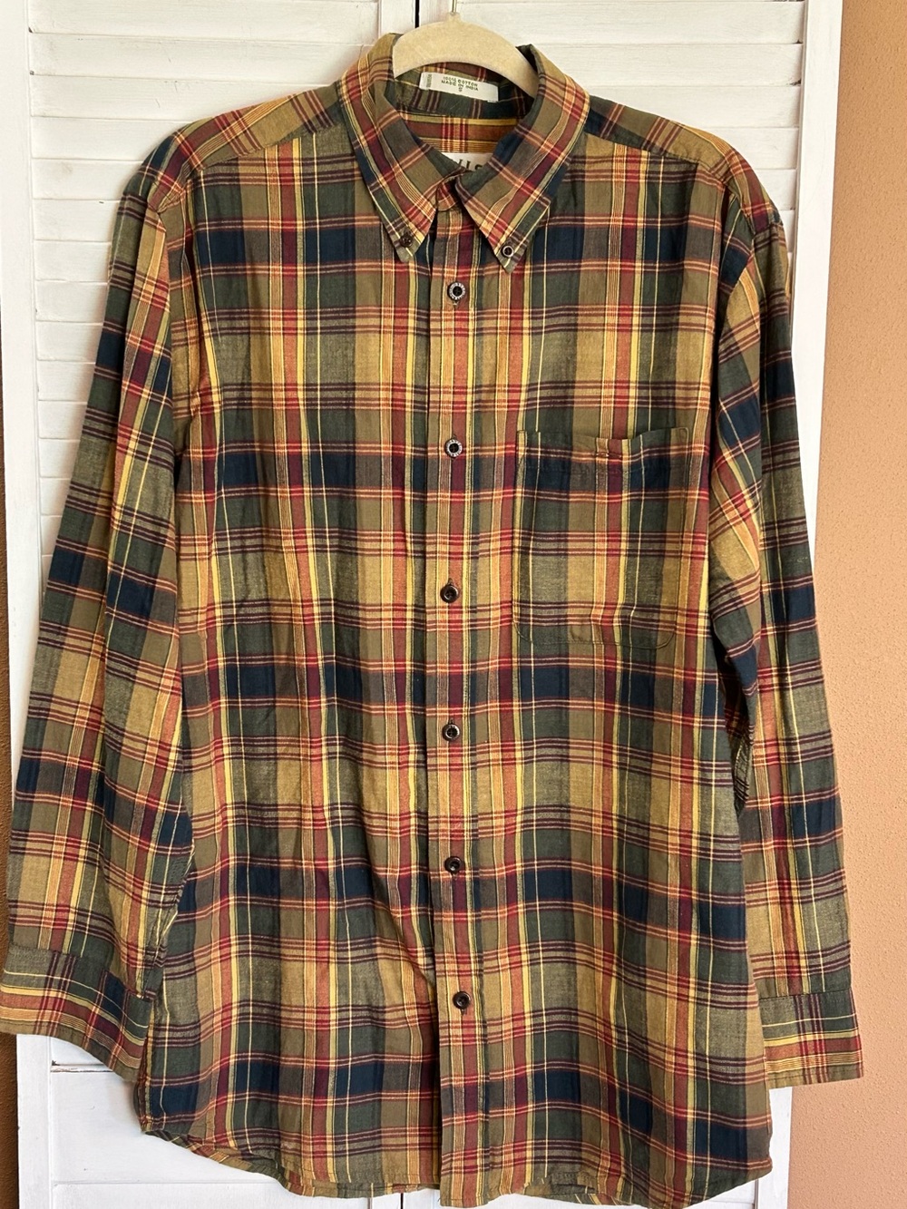 Mens Orvis long sleeve plaid button down shirt size small 100% cotton